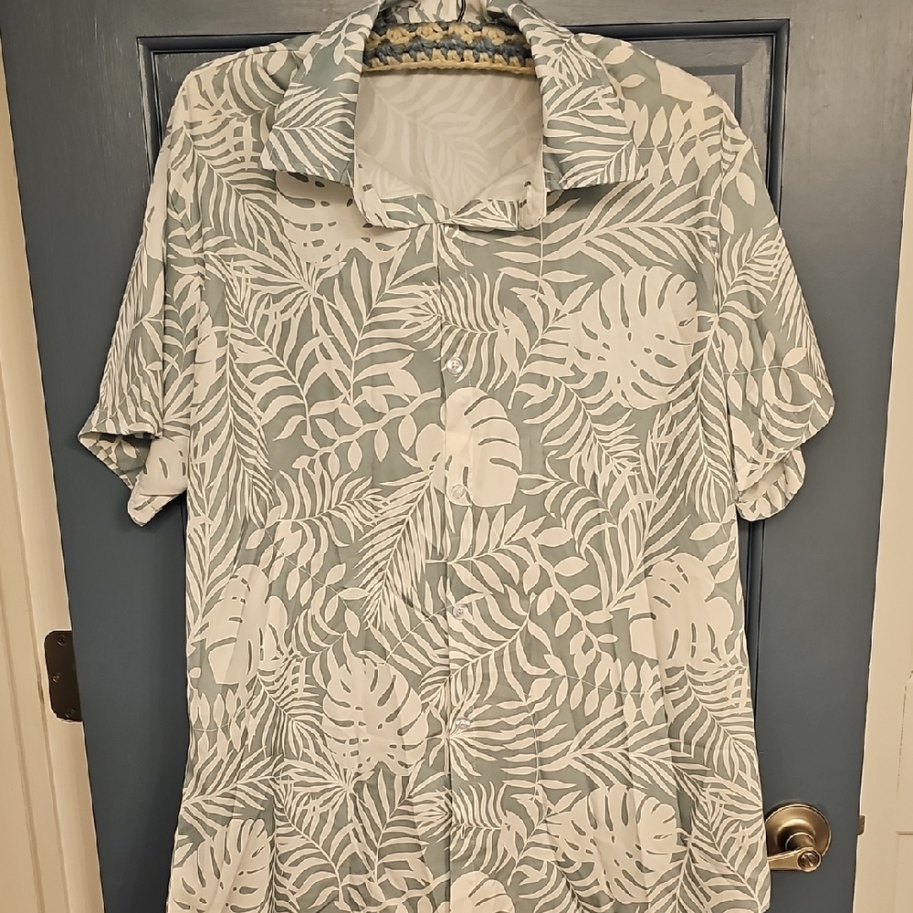NWOT SHEIN Men's Leaf Print Shirt  Green White Large Hawaiian